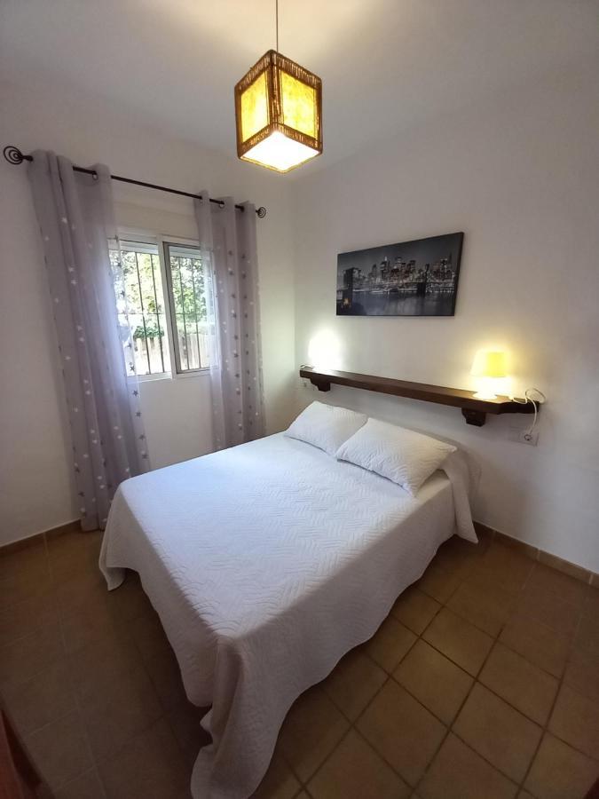 Apartamentos Cala Isabel Zahora Exterior foto
